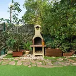 Veronica *